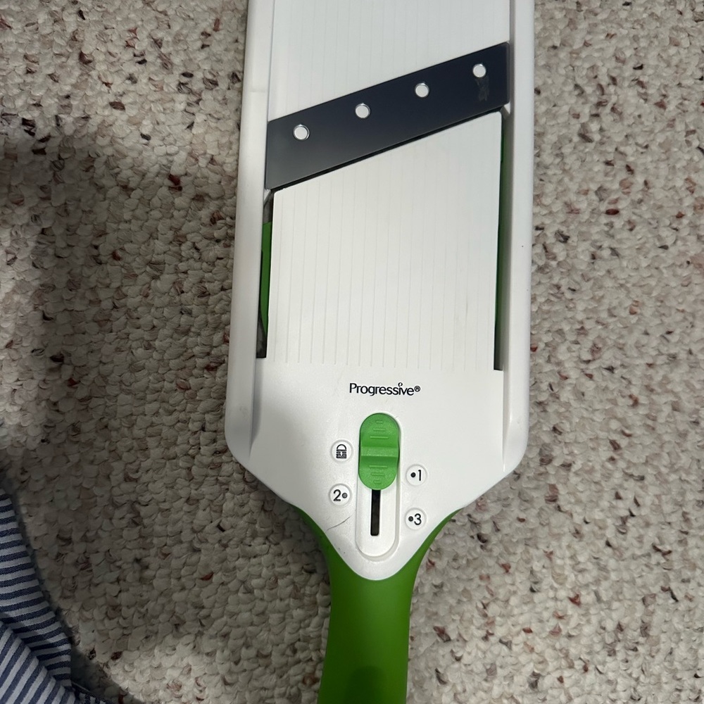Progressive Green and White Mandoline Slicer